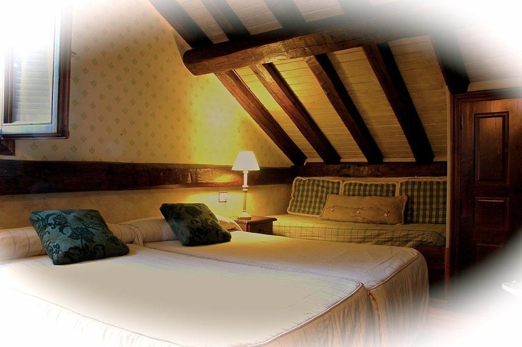 Hotel Casa Frauca ซาร์บีเซ ห้อง รูปภาพ