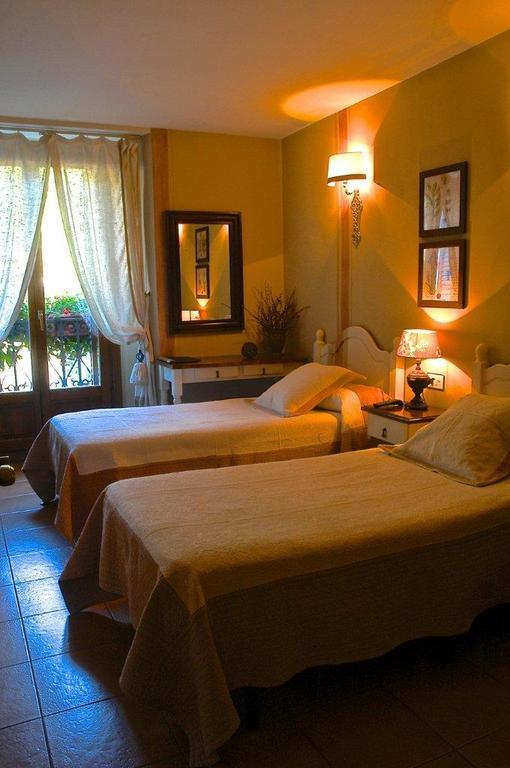 Hotel Casa Frauca ซาร์บีเซ ห้อง รูปภาพ