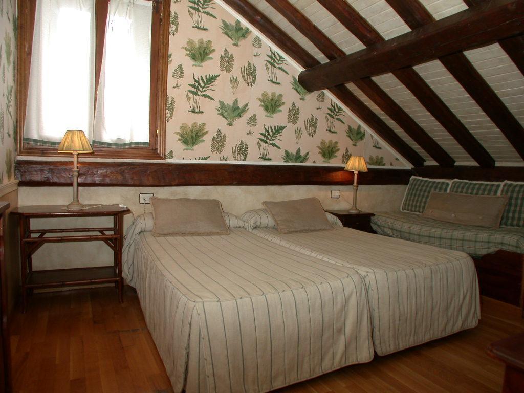 Hotel Casa Frauca ซาร์บีเซ ภายนอก รูปภาพ